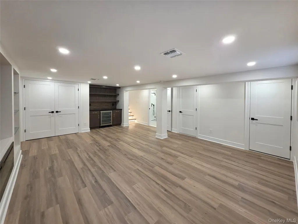 208 Wetherill Road Garden City NY 11530