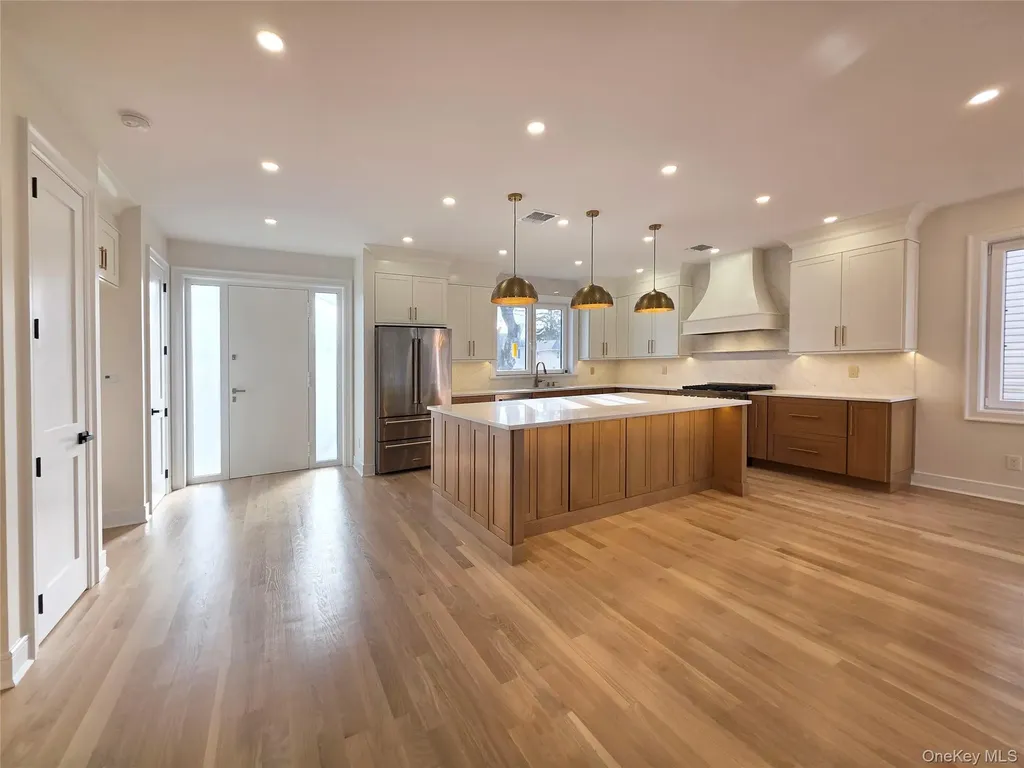 208 Wetherill Road Garden City NY 11530