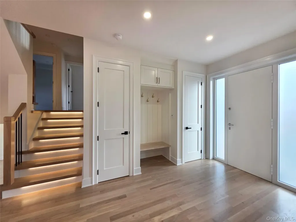 208 Wetherill Road Garden City NY 11530