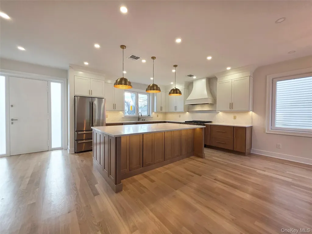 208 Wetherill Road Garden City NY 11530