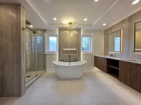 208 Wetherill Road Garden City NY 11530
