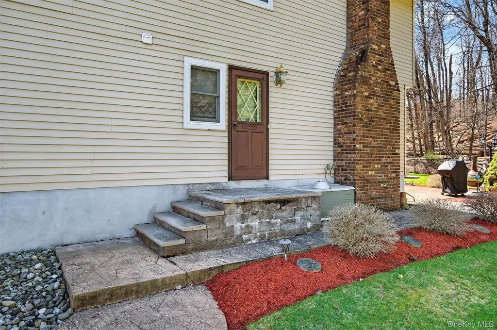 449 W Mombasha Road Monroe NY 10950