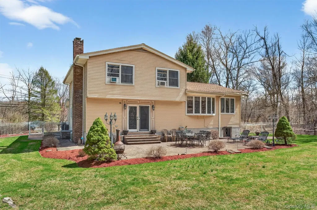 449 W Mombasha Road Monroe NY 10950