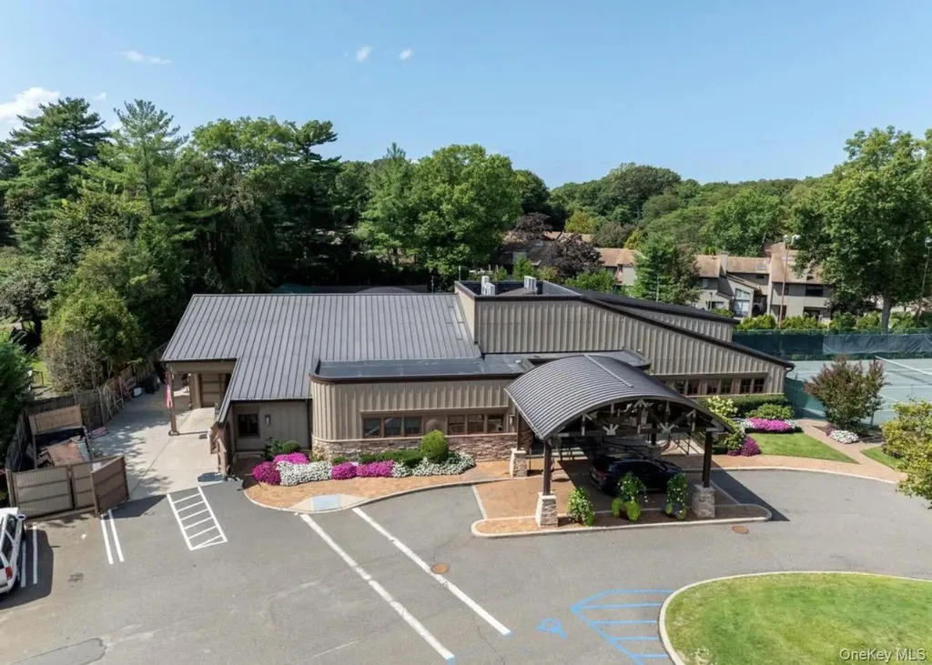 129 Golf View Drive Jericho NY 11753