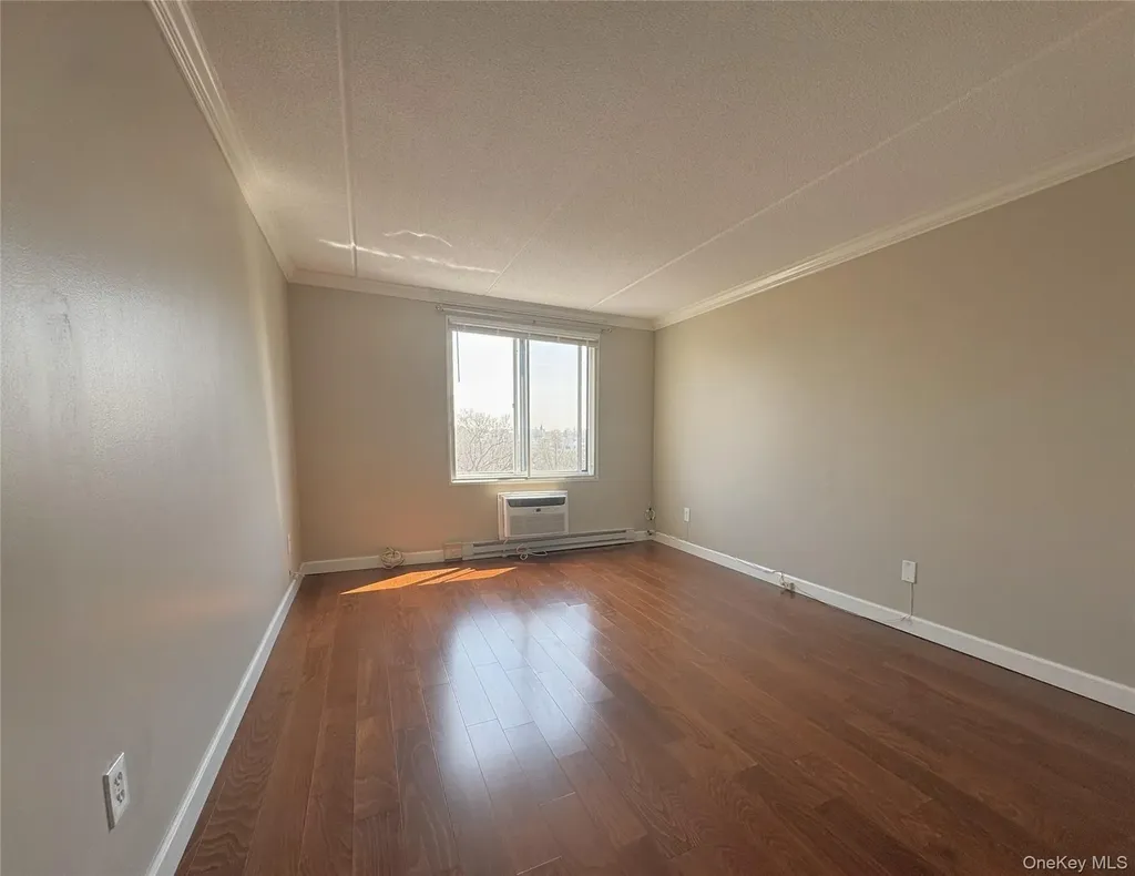 128 Colonial Parkway Yonkers NY 10710