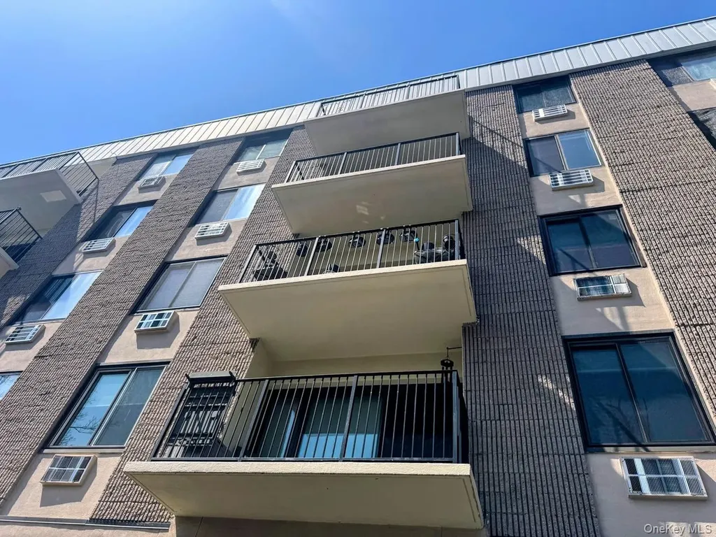 128 Colonial Parkway Yonkers NY 10710