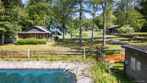 20 Country Club Lane Woodstock NY 12498