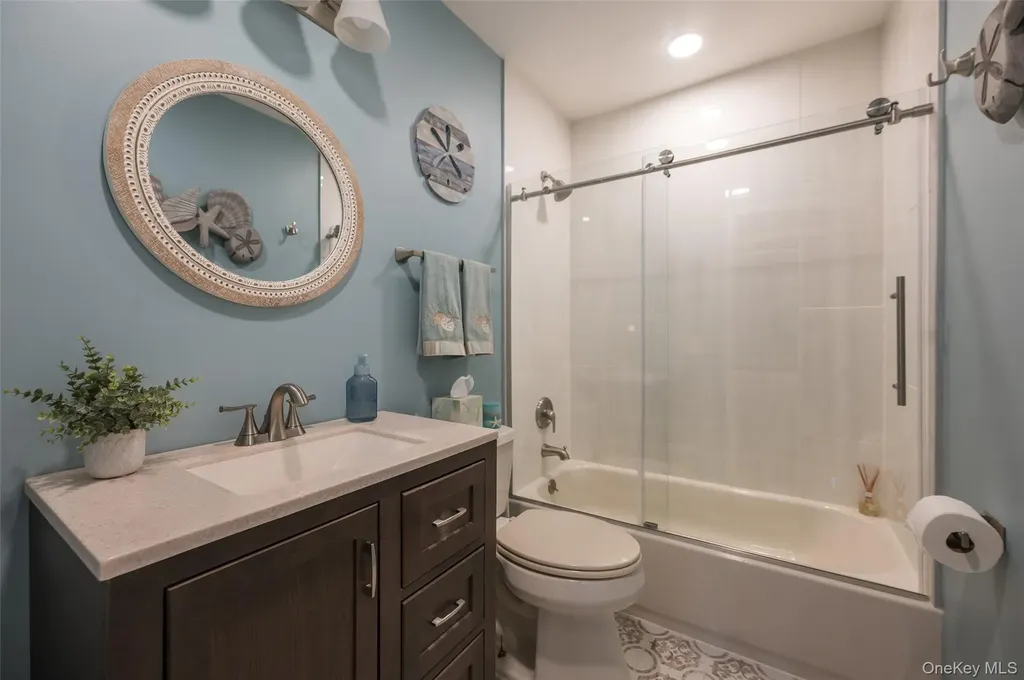 2941 Harvey Avenue Oceanside NY 11572