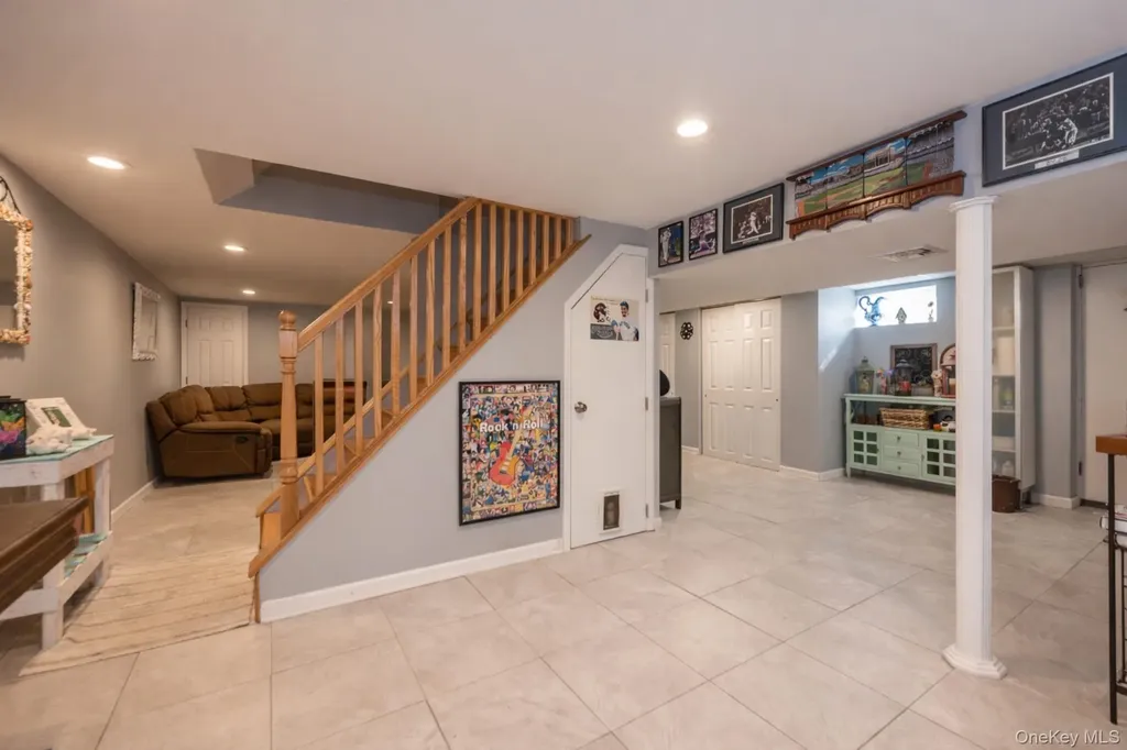 2941 Harvey Avenue Oceanside NY 11572