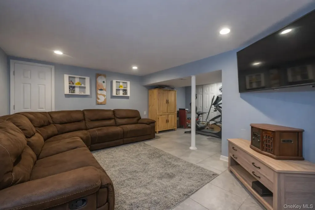 2941 Harvey Avenue Oceanside NY 11572
