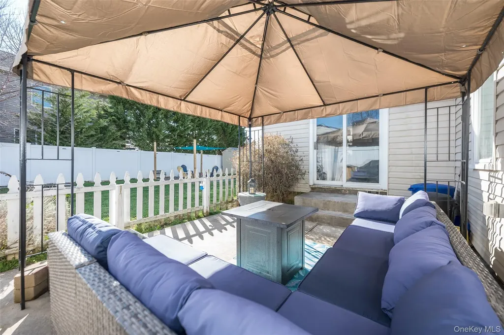 2941 Harvey Avenue Oceanside NY 11572