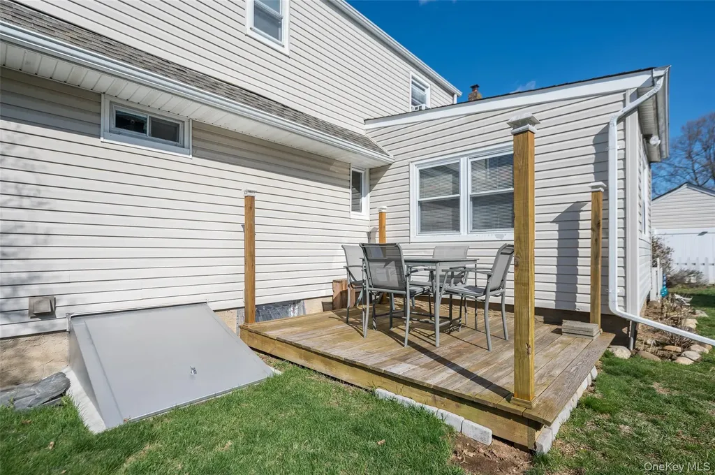 2941 Harvey Avenue Oceanside NY 11572