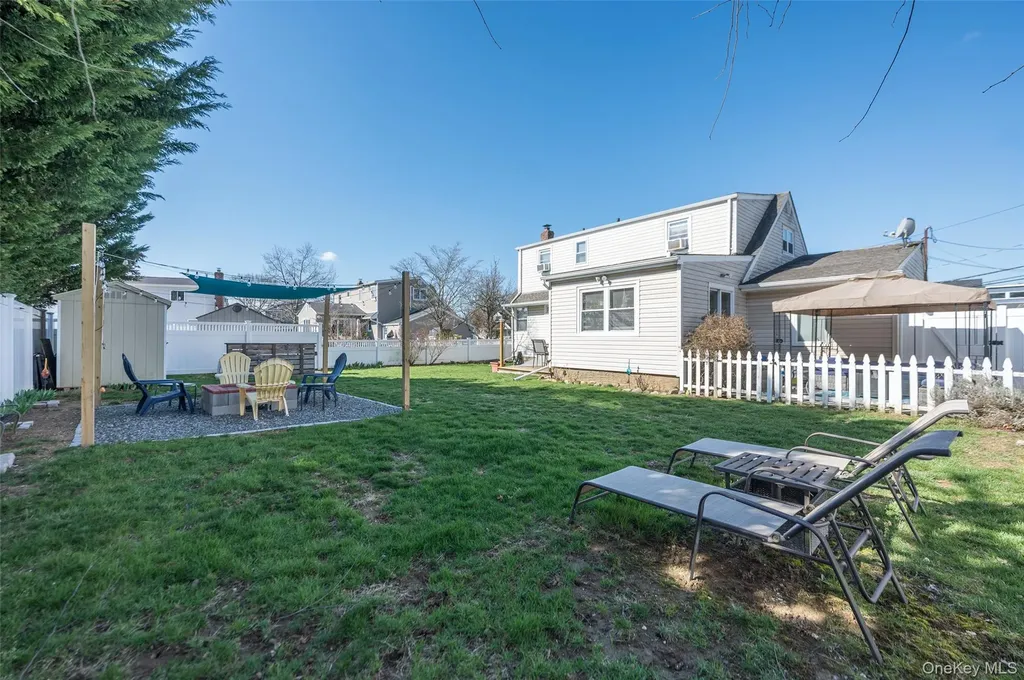 2941 Harvey Avenue Oceanside NY 11572