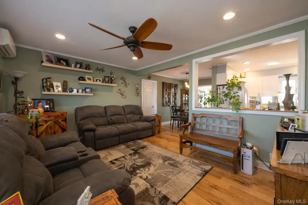 2941 Harvey Avenue Oceanside NY 11572