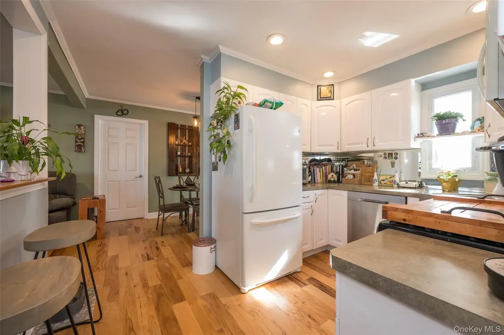 2941 Harvey Avenue Oceanside NY 11572