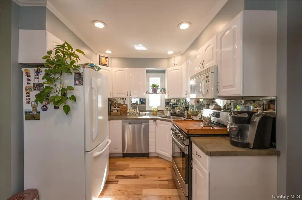 2941 Harvey Avenue Oceanside NY 11572