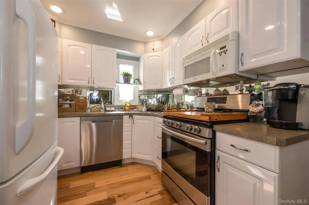 2941 Harvey Avenue Oceanside NY 11572