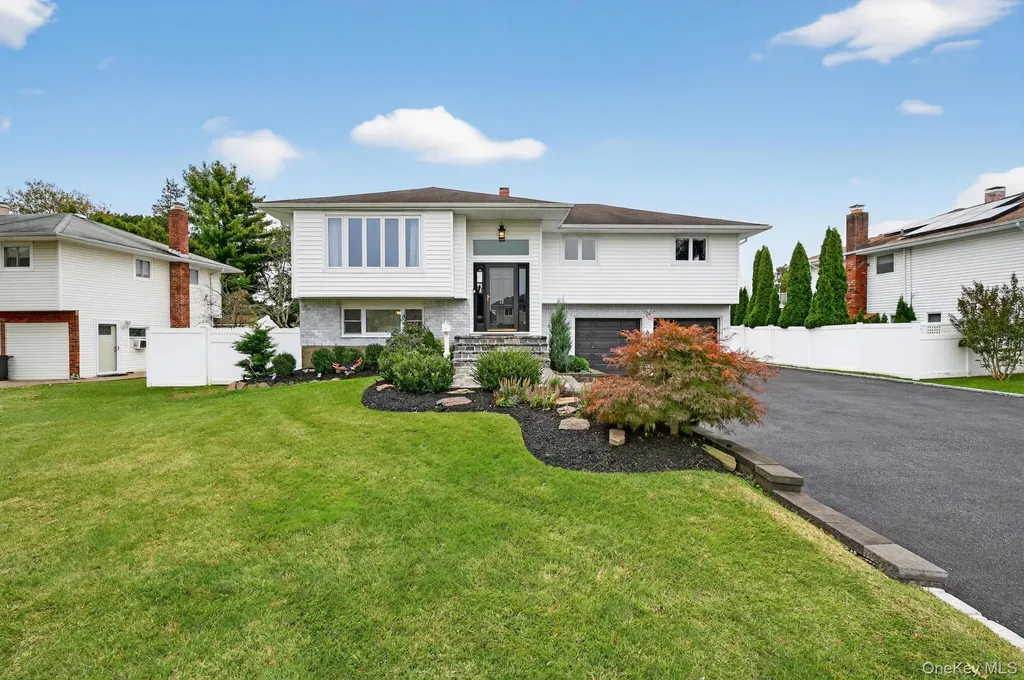 12 Farmstead Road Commack NY 11725