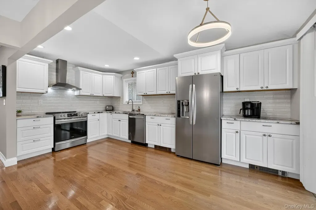 12 Farmstead Road Commack NY 11725
