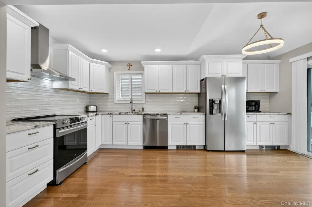 12 Farmstead Road Commack NY 11725