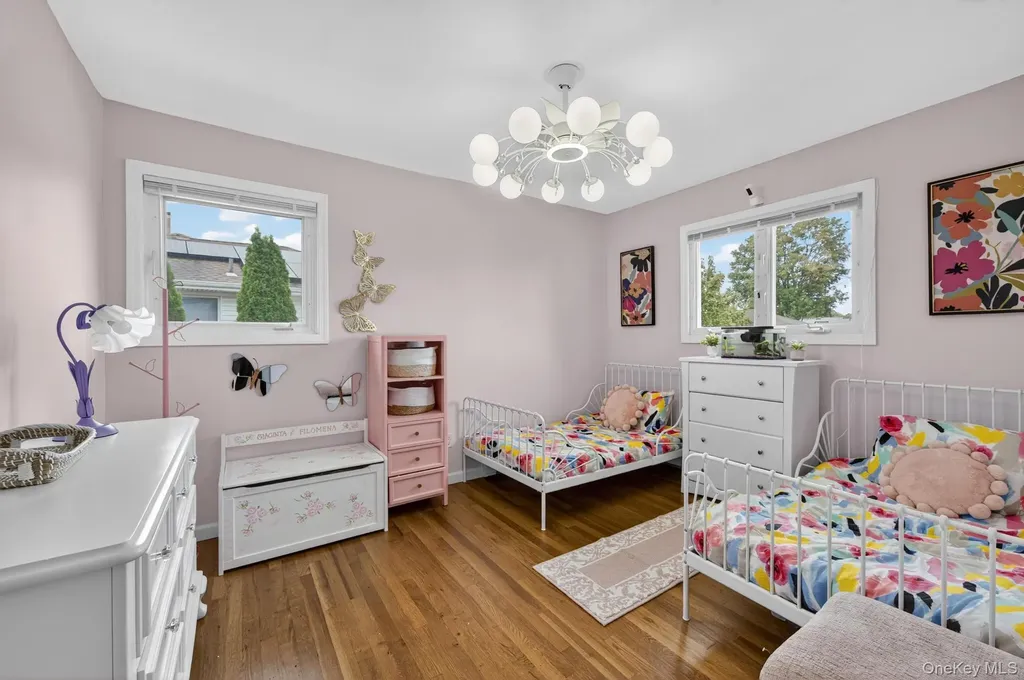 12 Farmstead Road Commack NY 11725