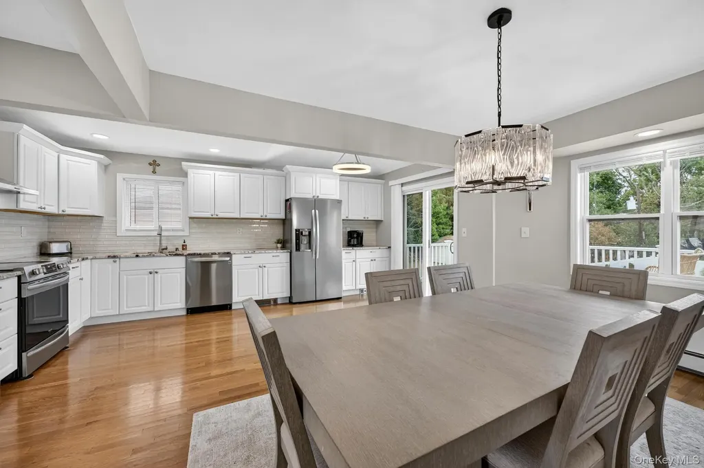 12 Farmstead Road Commack NY 11725