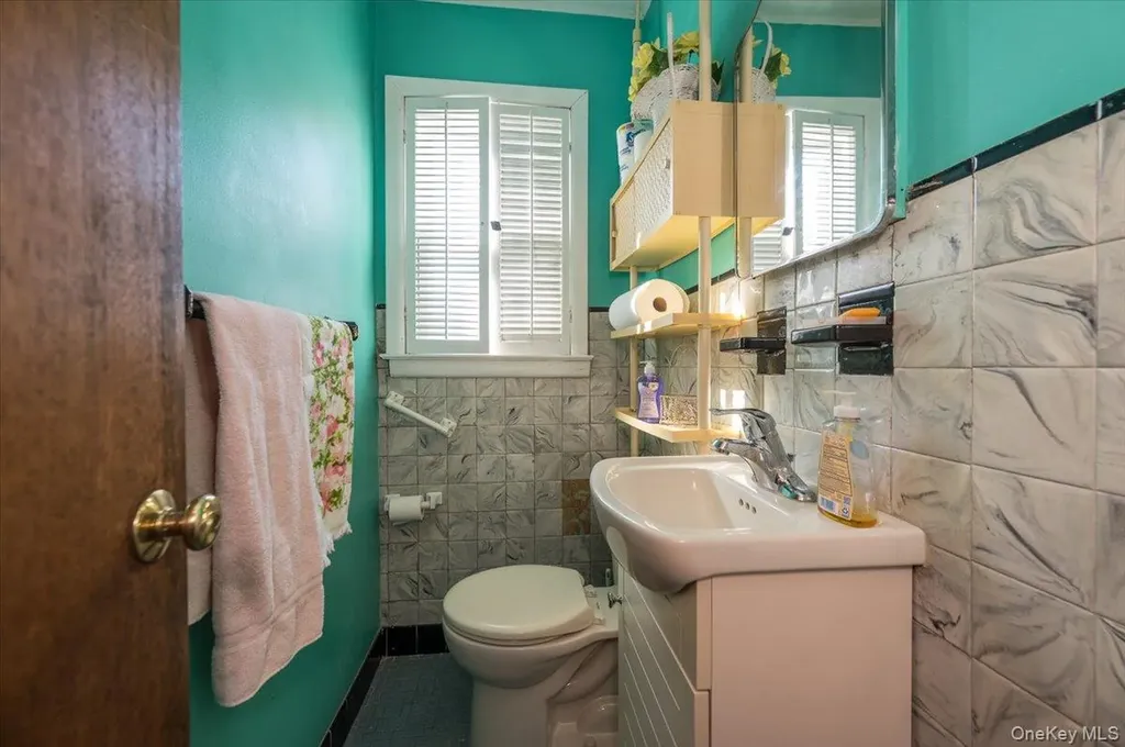 3468 4th Street Oceanside NY 11572