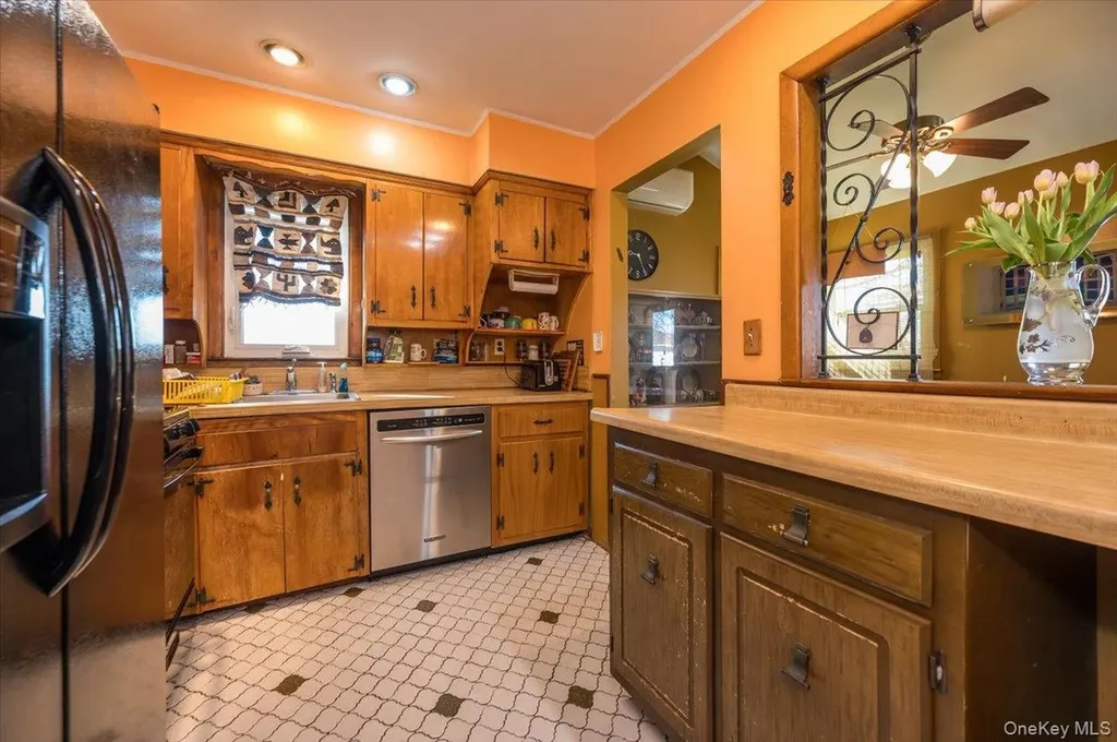 3468 4th Street Oceanside NY 11572