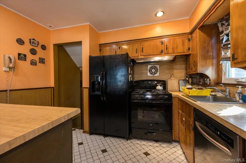 3468 4th Street Oceanside NY 11572