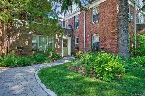 74 Pinewood Road Hartsdale NY 10530