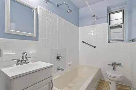 74 Pinewood Road Hartsdale NY 10530