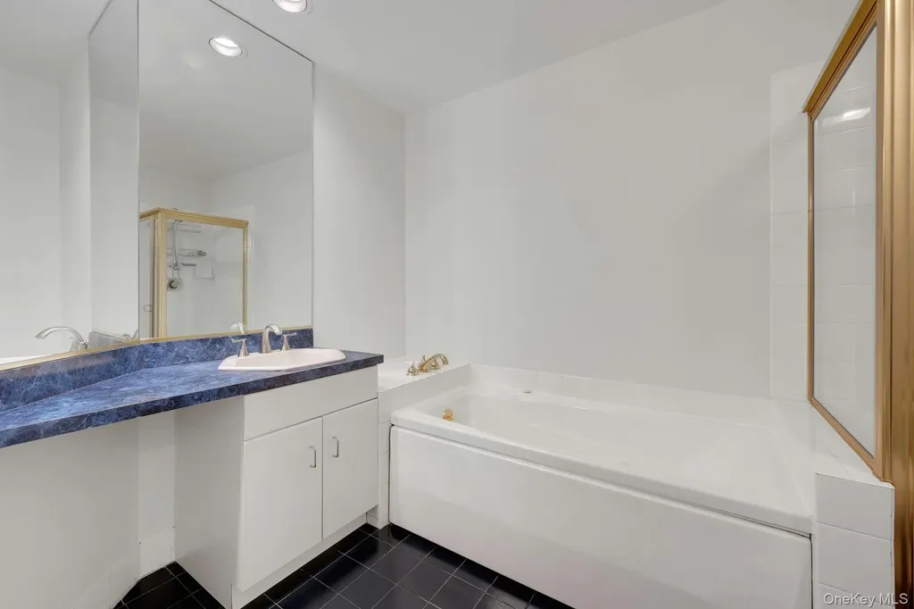 1403 Pondcrest Lane White Plains NY 10607