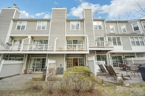 1403 Pondcrest Lane White Plains NY 10607