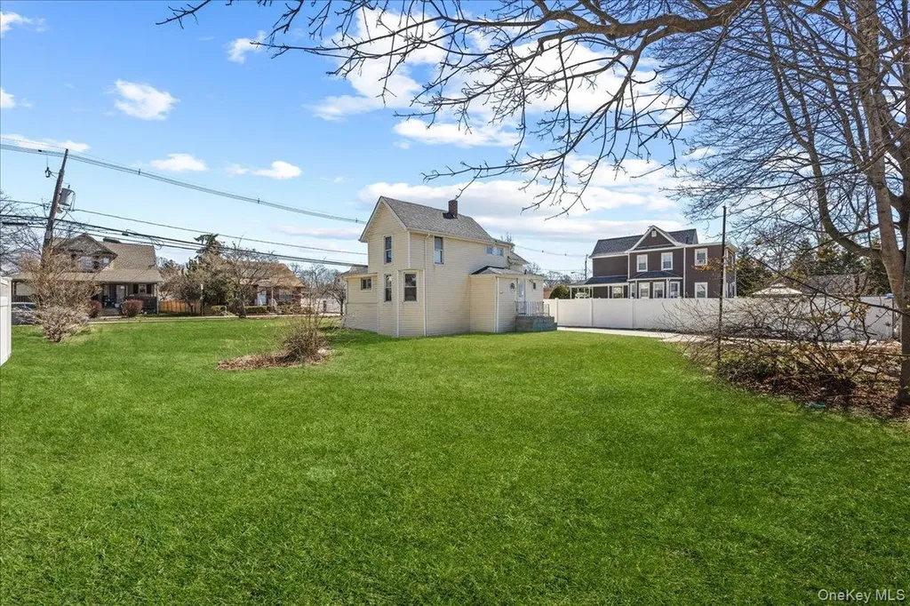 62 Westend Avenue Freeport NY 11520