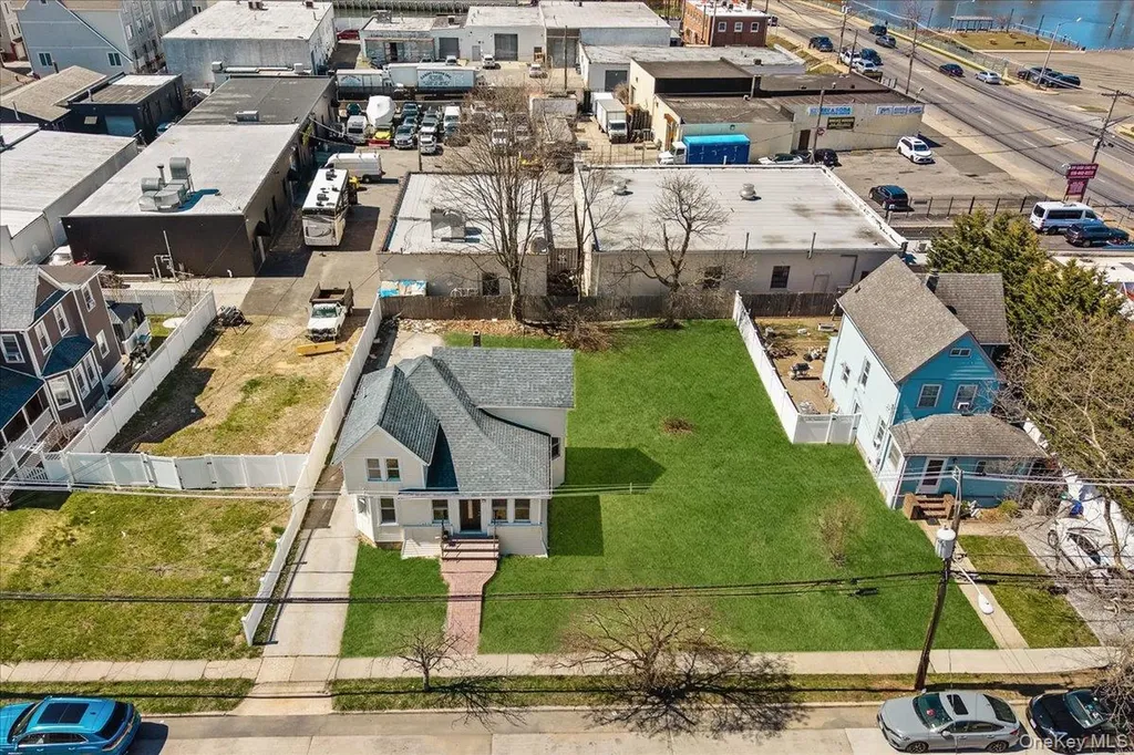 62 Westend Avenue Freeport NY 11520