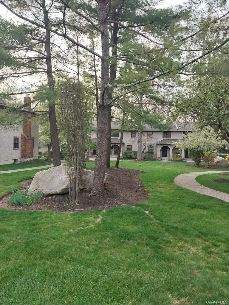 55 Somerset Drive Montebello NY 10901