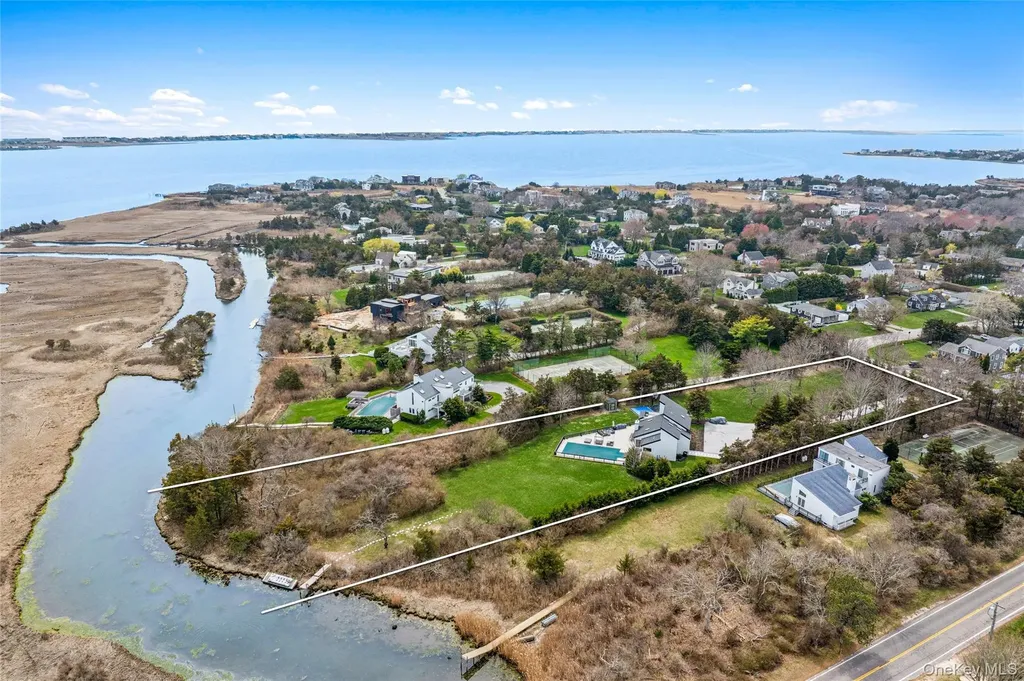 32 Tanners Neck Lane Westhampton NY 11977