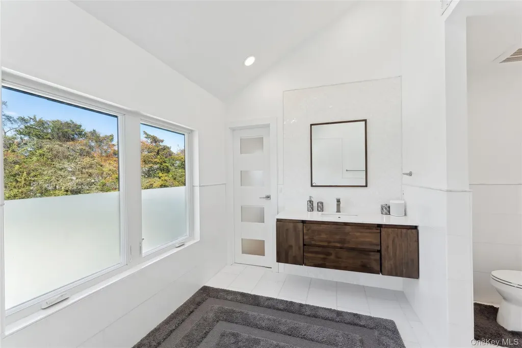 32 Tanners Neck Lane Westhampton NY 11977