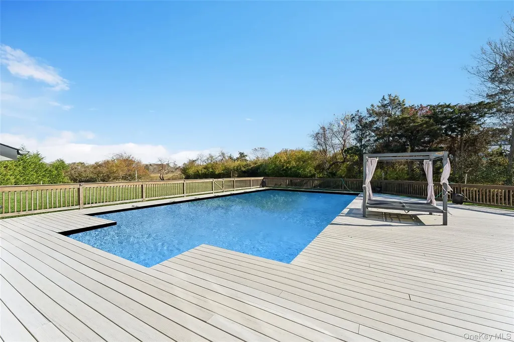 32 Tanners Neck Lane Westhampton NY 11977