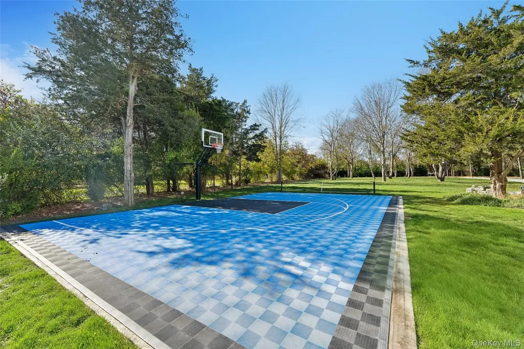 32 Tanners Neck Lane Westhampton NY 11977
