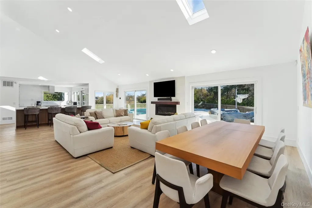 32 Tanners Neck Lane Westhampton NY 11977