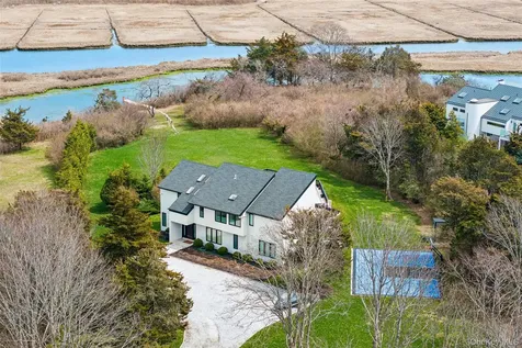 32 Tanners Neck Lane Westhampton NY 11977