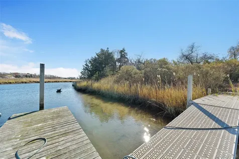 32 Tanners Neck Lane Westhampton NY 11977