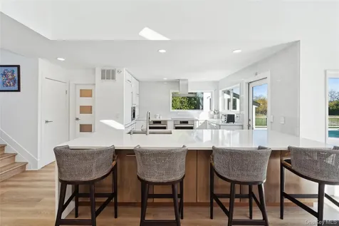 32 Tanners Neck Lane Westhampton NY 11977
