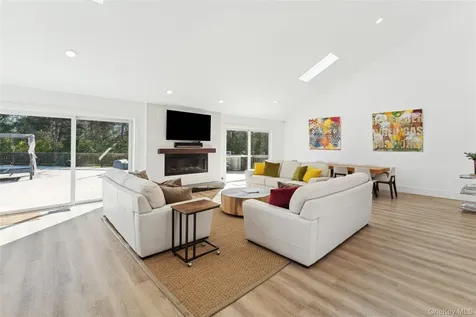 32 Tanners Neck Lane Westhampton NY 11977