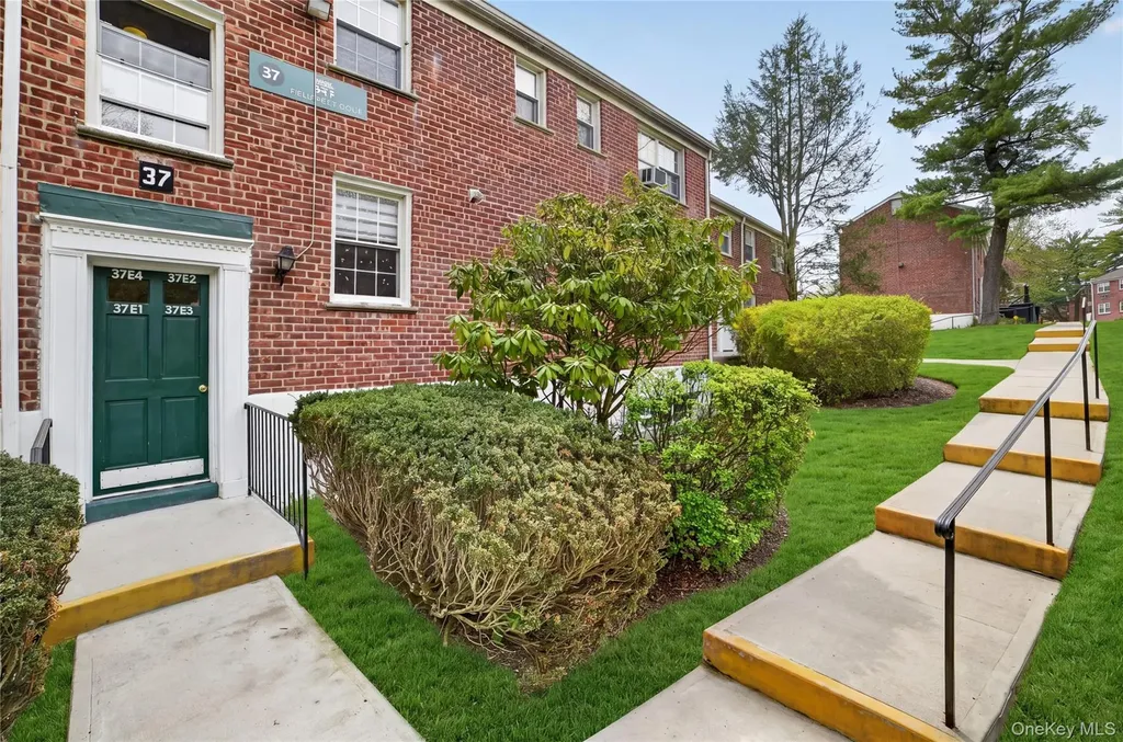 37 Fieldstone Drive Hartsdale NY 10530