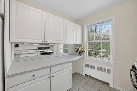 37 Fieldstone Drive Hartsdale NY 10530