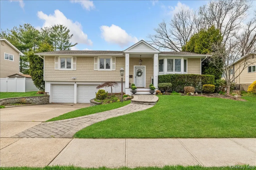 9 Delaware Avenue Jericho NY 11753