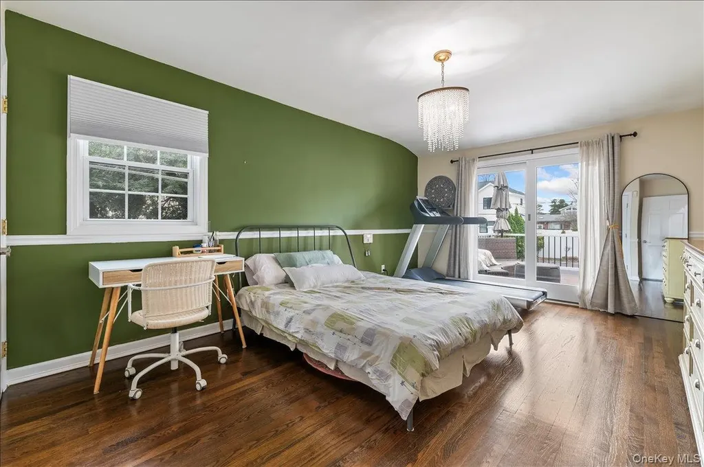 9 Delaware Avenue Jericho NY 11753