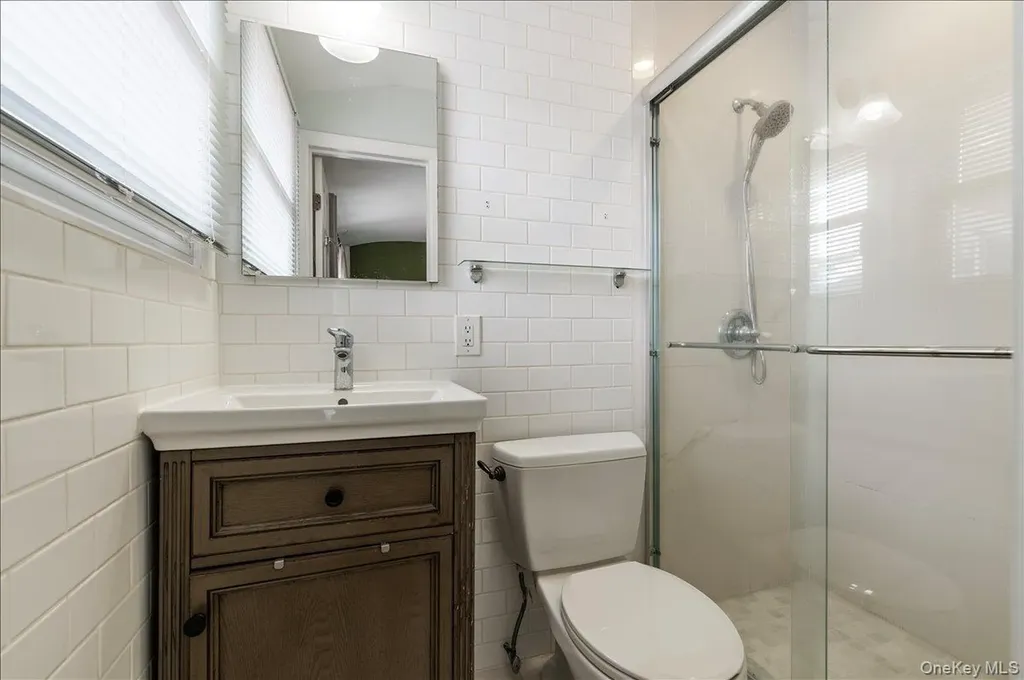 9 Delaware Avenue Jericho NY 11753